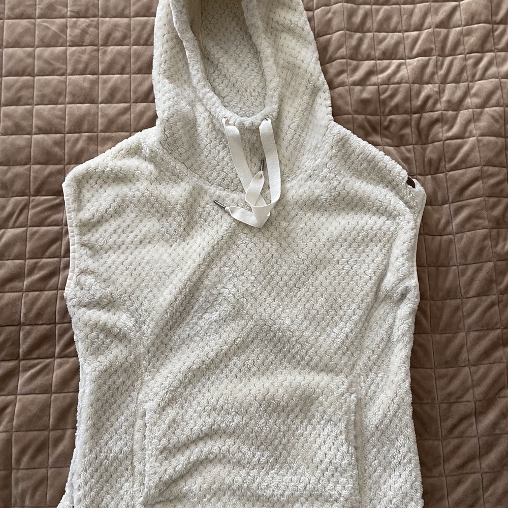 Sportswear sleeveless hoodie